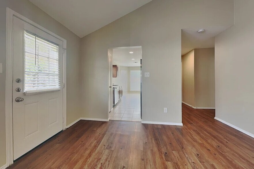 Building Photo - 10321 Pleasant Mound Dr
