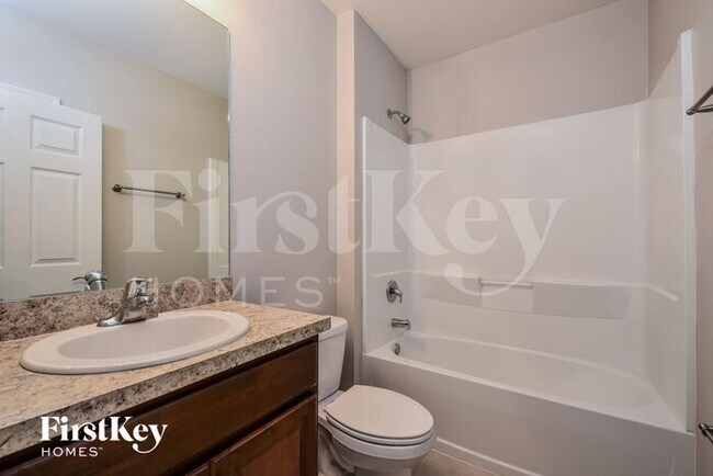 Building Photo - 1912 NW 15th Terrace