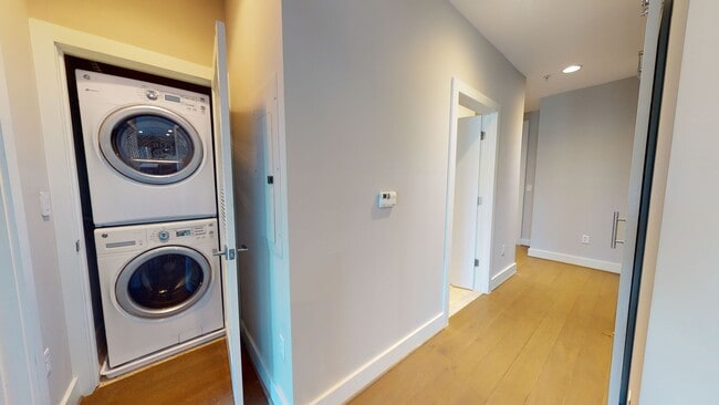 Building Photo - Capitol Hill-Modern & Sleek One Bedroom Plus Large Office Space, Parking Included, Pets Welcomed,...