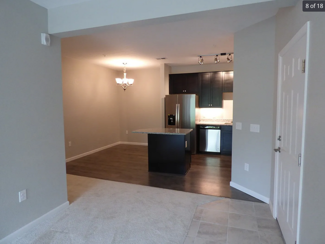 Building Photo - Clean and quaint condo in Longmont - avail...