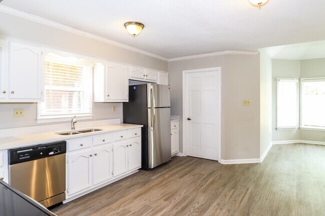 Building Photo - 6753 Devenshire Ln