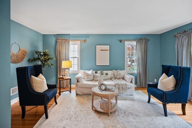 Building Photo - 5160 N Kent Ave