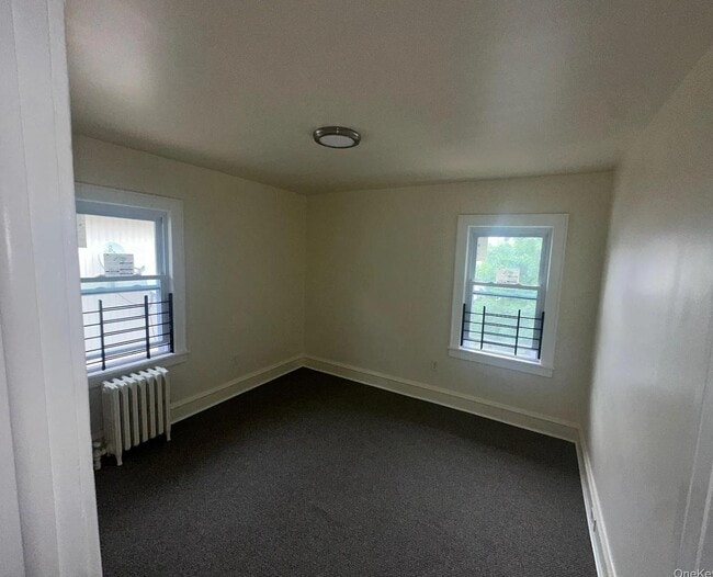 Building Photo - 14 Van Cott Ave