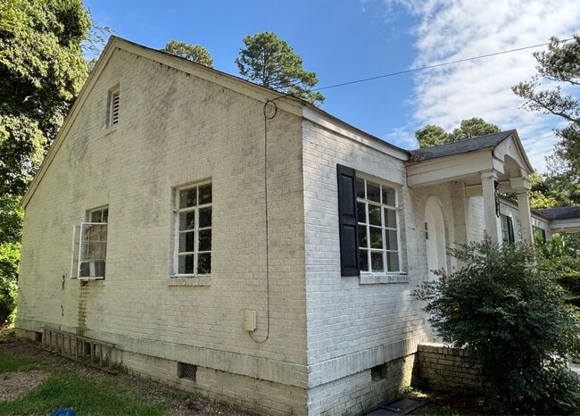 Building Photo - 1406 Briarcliff Dr