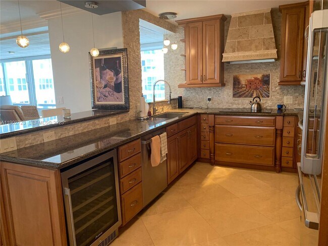 Building Photo - 3600 Galt Ocean Dr