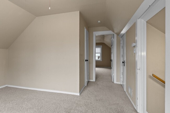 Building Photo - 3bd/1.75ba Seattle Home