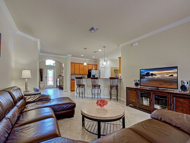 Building Photo - Stoneybrook at Venice; 4bd/2ba home