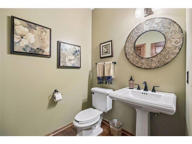 Building Photo - 18464 Farmstead Cir