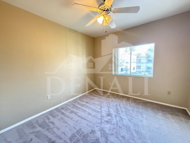 Building Photo - 11375 E Sahuaro Dr