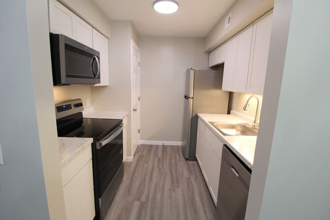 Building Photo - 1026 Blue Ridge Dr