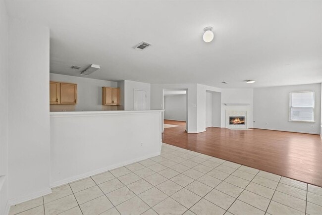 Building Photo - 3031 Lexington Lake Dr