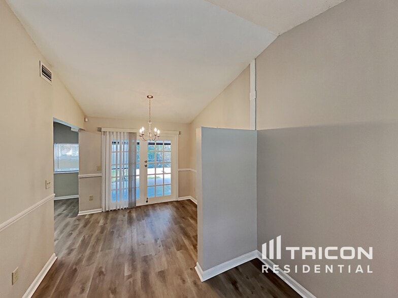 Building Photo - 8405 Caledesi Island Dr