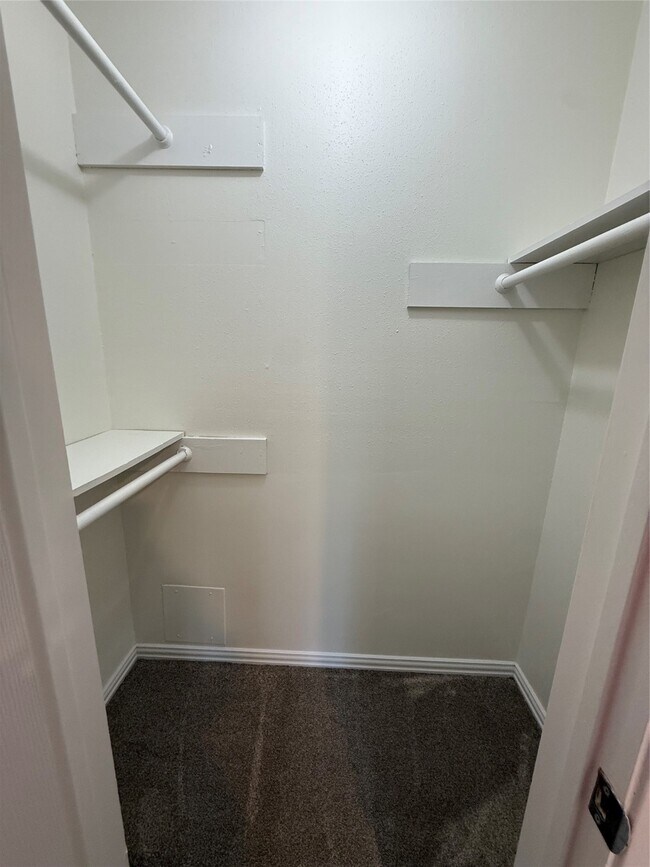 Building Photo - 16715 Ribbonridge Dr