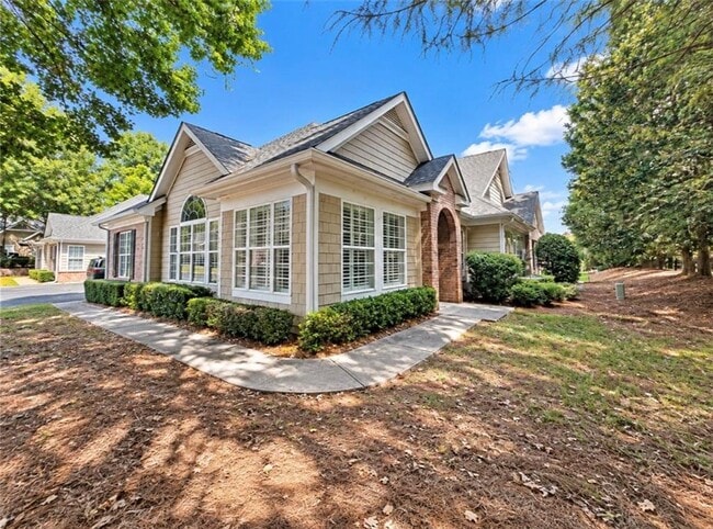 Building Photo - 2100 Village Ln