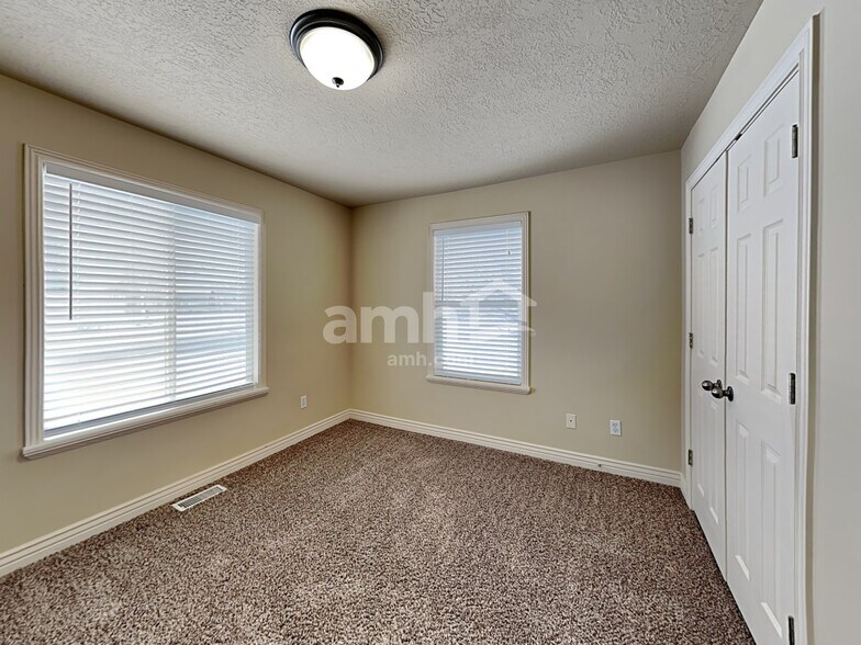 Building Photo - 1245 E 640 S