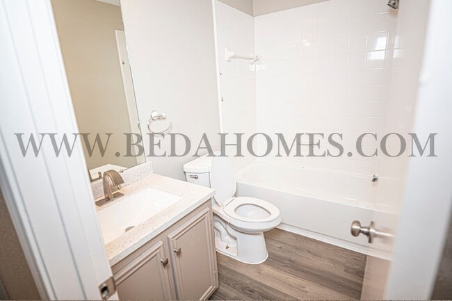 Building Photo - 5365 Tallowwood Terrace