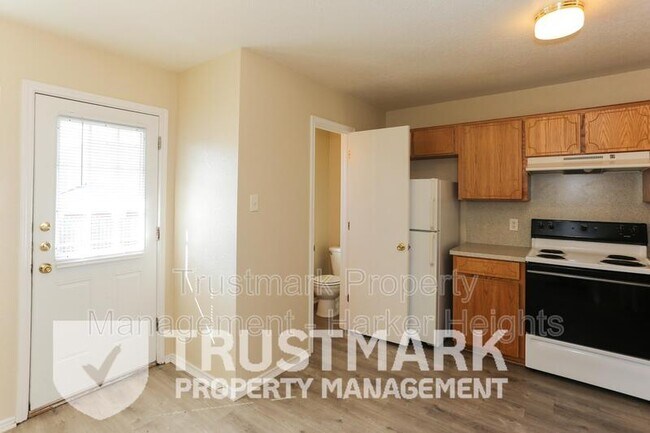 Building Photo - 4403 B Abigail