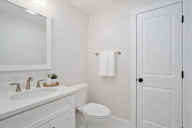 Building Photo - 513 Mendon Rd