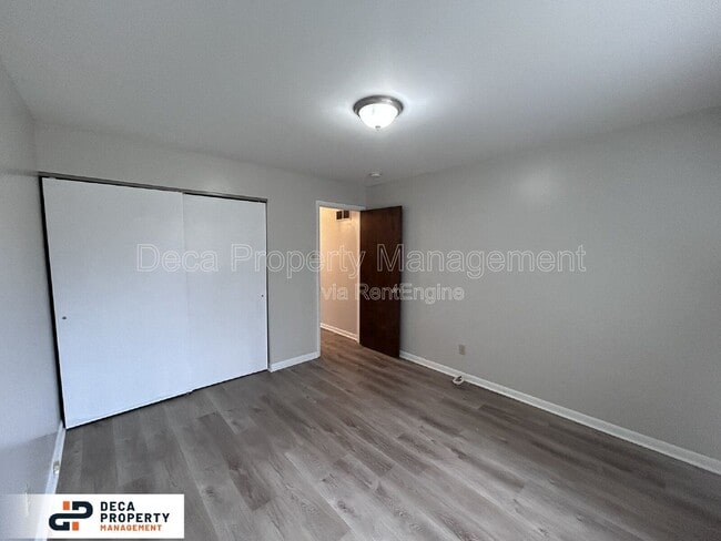 Building Photo - 446 Olian Dr