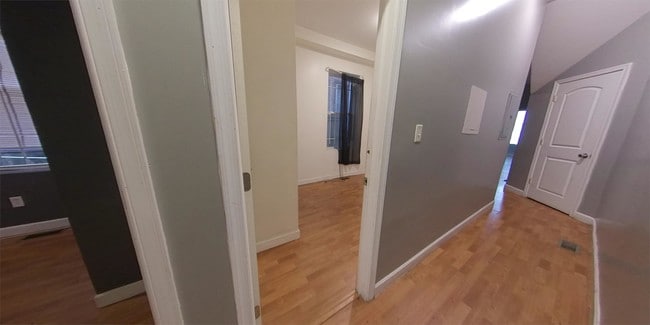 Building Photo - 1826 W Diamond St