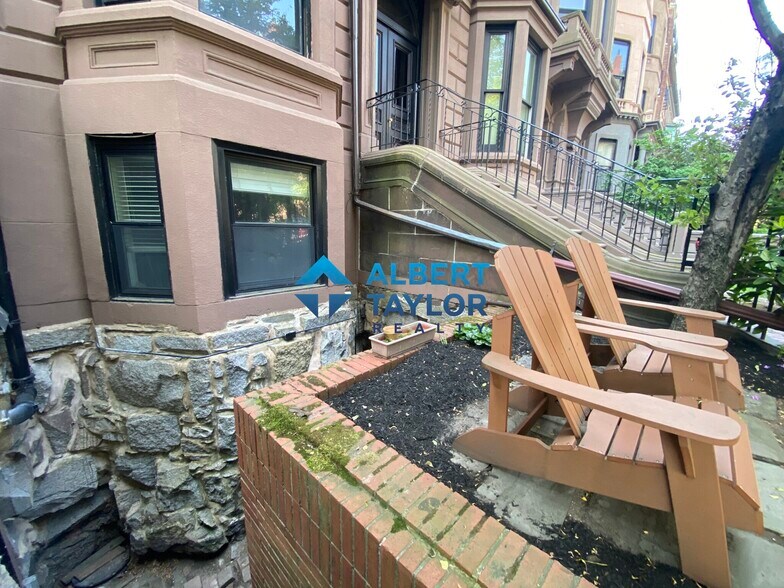 Building Photo - 117 Beacon St