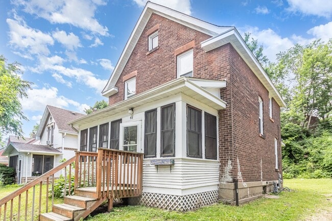 Building Photo - Charming 3 Bedroom | 1 Bathroom