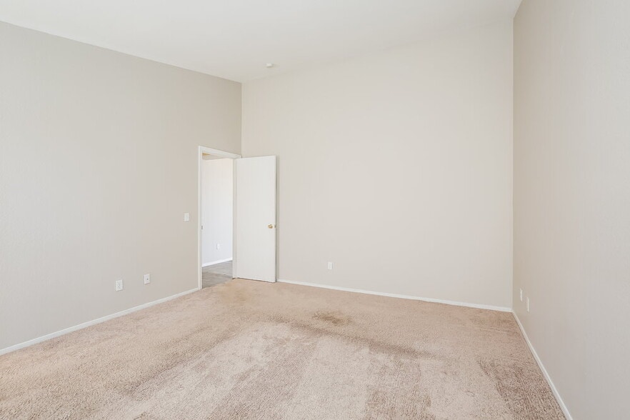 Building Photo - 1724 Villa Vista Way