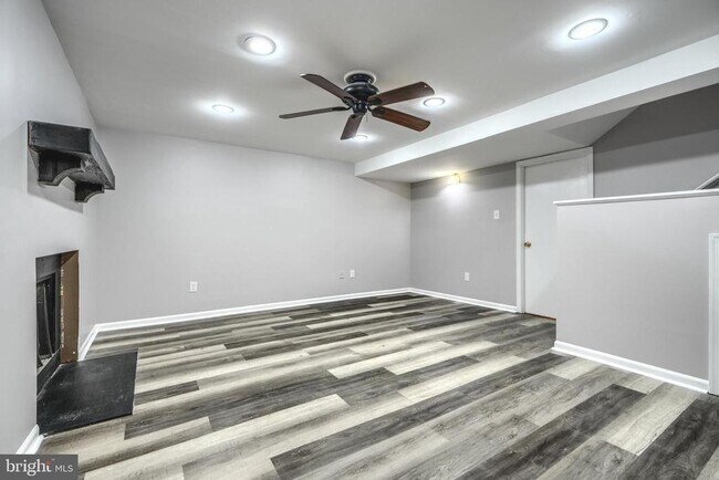 Building Photo - 9 Guinevere Ct