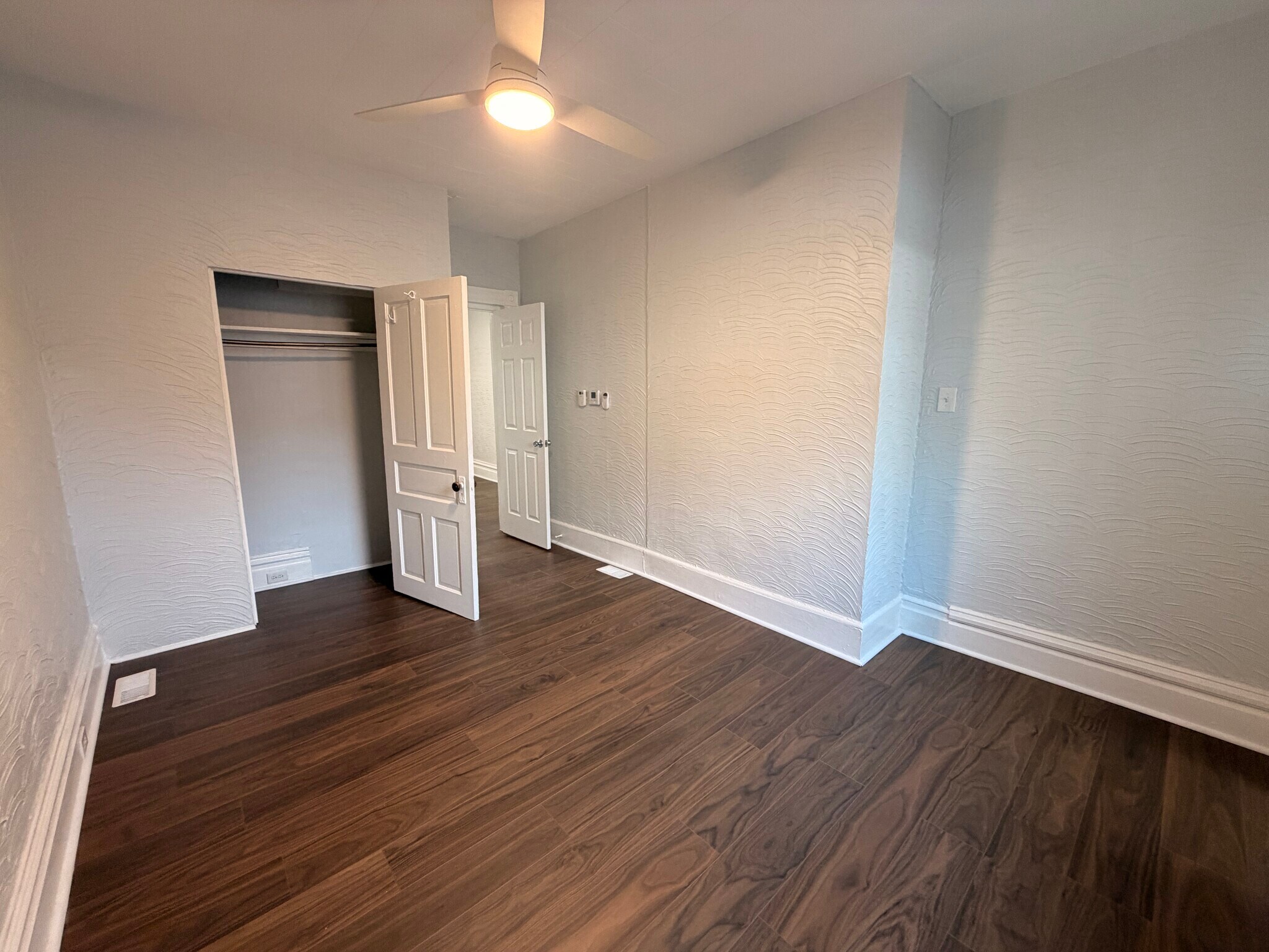 Building Photo - 122 Maple Ter