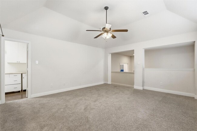 Building Photo - Spacious 5-Bedroom Living in the Heart of Willow Ridge Estates