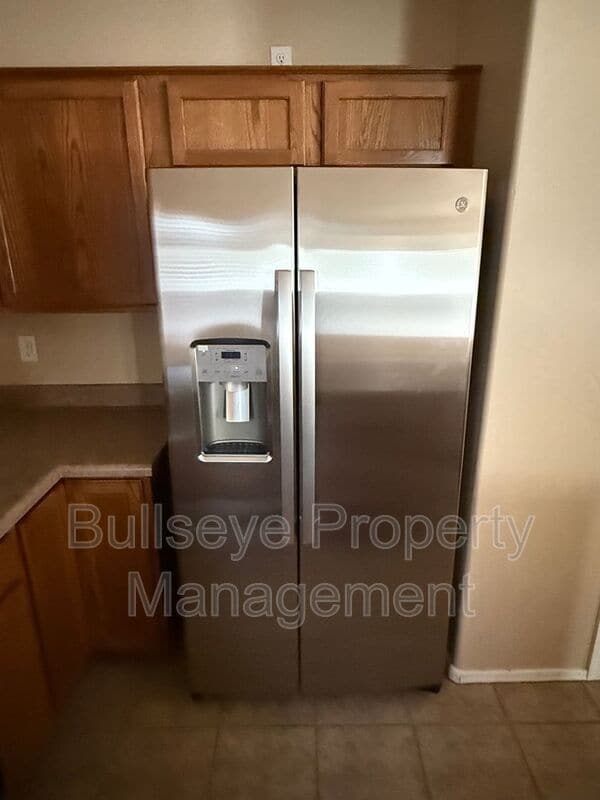 Building Photo - 45553 W Sky Ln