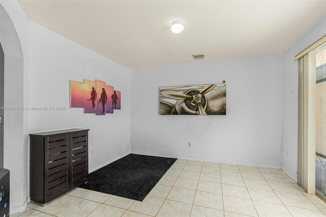 Building Photo - 755 E Mowry Ct