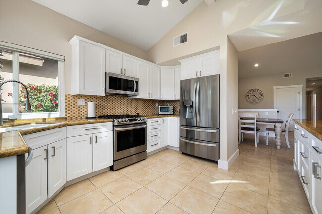 Building Photo - 321 Bouquet Canyon Dr