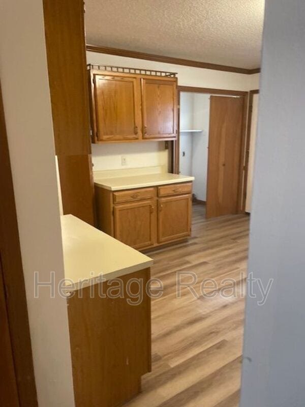 Building Photo - 810 Highland Dr