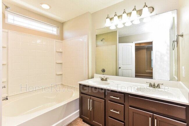 Building Photo - 2829 Painted Pony Dr