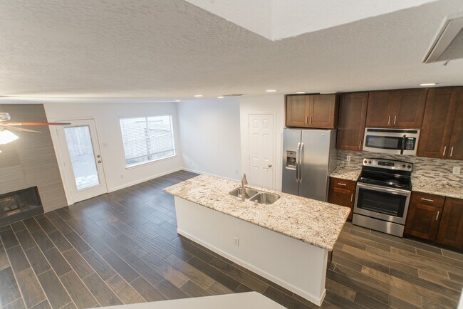 Building Photo - 226 Blushwood Pl