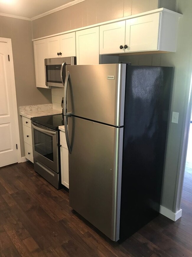 Building Photo - Completely Remodeled Home on a Dead End Road