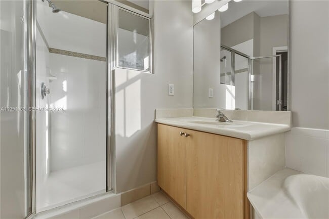 Building Photo - 2238 SW 125th Ave