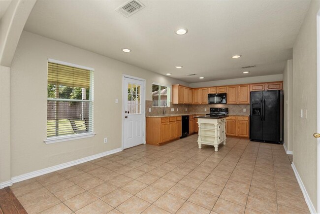 Building Photo - 17919 Rose Hill Park Ln