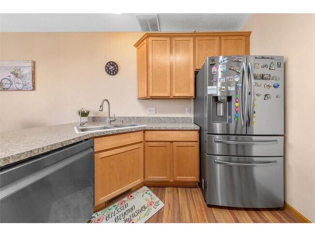 Building Photo - 5125 Holly Ln N