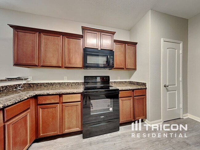 Building Photo - 1502 Tulip Ln