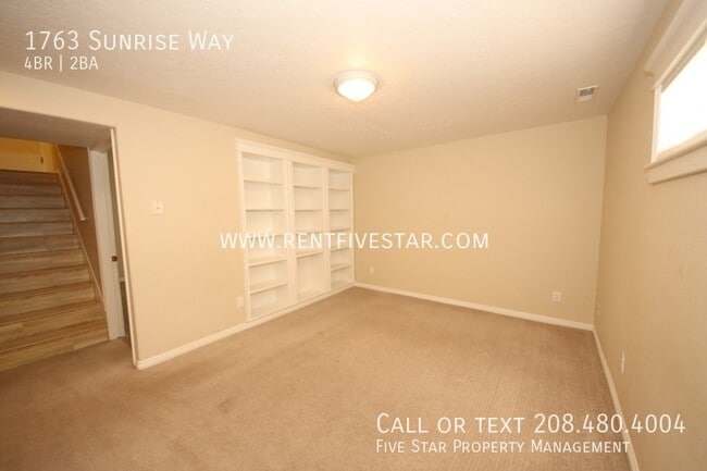 Building Photo - 1763 Sunrise Way