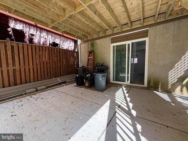 Building Photo - 4 Bright Star Ct