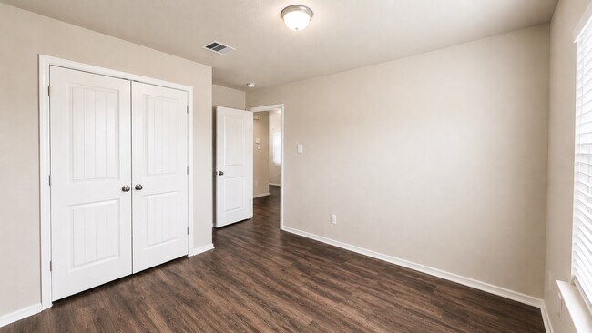 Building Photo - 6410 Indigo Cliff Dr
