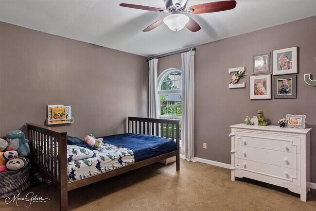 Building Photo - 7440 Camelback Dr