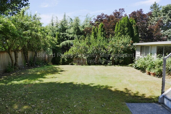 Building Photo - 6407 36th Ave NW