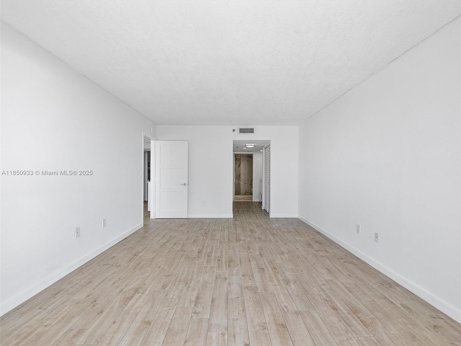 Building Photo - 9341 Collins Ave