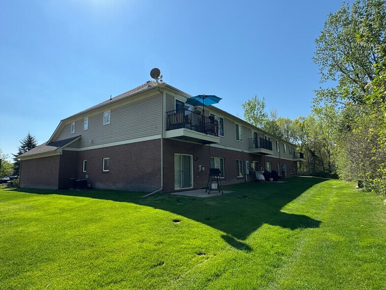 Building Photo - 3498 Eagle Creek Dr