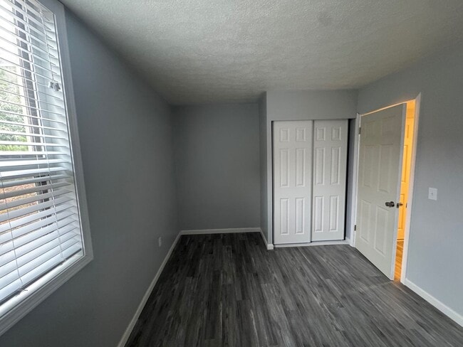 Building Photo - Charming 2-Bedroom Property (Water, Trash and Recycling and Sewer taken care by HOA)