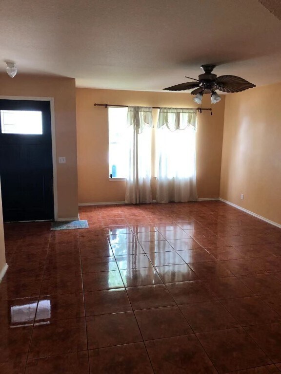 Building Photo - 15117 Bigelow Dr